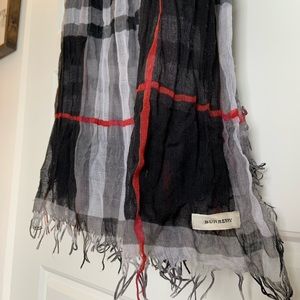 Burberry plaid scarf